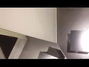 偷拍一男一女在试衣间。。。