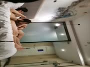 眼鏡小哥約了個苗條妹子按摩口交啪啪