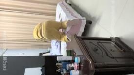大哥不在家追求追子嫂子找刺激 大鸡巴掏出来强制抠逼揉骚奶子 直接在床边后入爆草衣服
