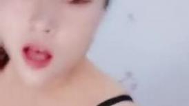 肥臀巨乳两个小骚货双女一起淫荡诱惑  奶头超大舔弄吸吮  顶级肥臀微毛极品肥穴  跳蛋塞穴手
