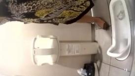美女如云盗摄大神潜入机场卫生间女厕多角度偷拍 众多美女嘘嘘 完美露脸 惊现女神