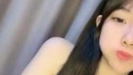 花臂纹身超棒身材女神，扭动细腰慢慢脱掉，圆润白皙美乳，抖动奶子直晃动