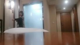 私密保健会所《女子养生SPA》长得有几分姿色的富姐约男技师到酒 店推油私处保养美S妇太S太主动了