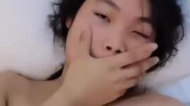 操小女友 还挺害羞的婴儿肥妹子 大奶子 稀毛鲍鱼 第一次面对镜头很真实