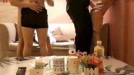 两兄弟约了两个美女到酒店四人行刺激操穴，一个丰满熟妇一个大长腿苗条小姐姐啪啪享受舔吸尽情操【水印】