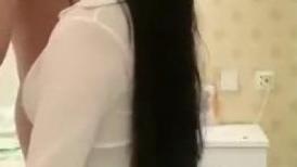 性感妹妹被舔得嗷嗷叫，就这个舌头谁顶得住，全是肥嘟嘟 操起来五花肉实在带感！