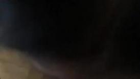 母狗：我要吃我要吃鸡巴，我蹲不住了   主人：不许扶着，两个爪学狗，下贱的婊子，让你停了吗