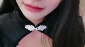 纯欲系天花板！极品甜美少女！猫耳朵女仆装，今天单人小秀，扭腰摆臀慢慢脱掉，跪沙发翘起美臀