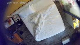 新流出酒店安防摄像头偷拍 土豪胖哥和情人幽会草完逼还给按摩一下