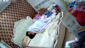 黑客破解家庭网络摄像头偷拍 纹身小哥暑假趁爸妈上班带女友回家花样做爱