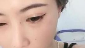 大眼睛网红妹妹！一线天干净粉穴！捂着脸道具自慰，翘起美臀跳蛋塞穴拉扯