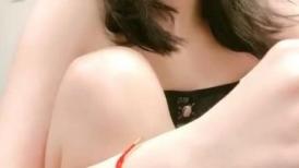 极品尤物气质美女！妹妹性格超好！居家炮友操逼，大屌吸吮，骑乘位猛怼嫩穴，翘起屁股拉珠塞菊