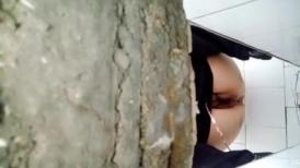 影视基地偷拍红唇烈焰小西装配裹胸的性感人妻