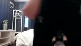 外围刚刮完逼毛的网红脸萝莉美眉各种姿势草不停