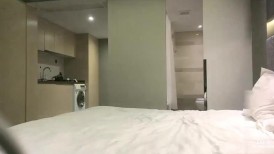 高颜值黑色外套大奶妹子加钟第二炮，近距离特写口交翘起屁股摸逼后入猛操
