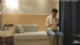 高颜值苗条大长腿妹子啪啪，特写口交抬腿侧入上位骑坐大力抽插猛操