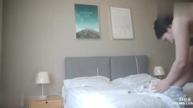 探花大神老王八月最新酒店 约了一个艺术学院的美术系高颜值气质兼职小妹，各姿势抽插解锁侧位新姿势
