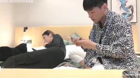 泡良佳作，【约妹达人】，酒吧搭讪00后幼师，都开房了还装纯，强制推倒不也插得挺爽，对白精彩