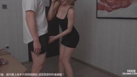 纯欲系少女，穿着衣服贼可爱！没想到脱了衣服看见大鸡吧也会变成淫荡的小母狗