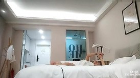 成熟性感少妇骚劲上来真让人欲罢不能，张开大长腿享受舔吸逼逼，啪啪坐上去套弄鸡巴撞击喘息真爽【水印】