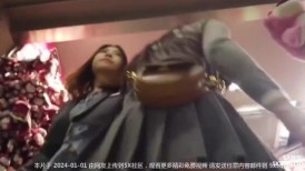 商城跟随偷窥漂亮小姐姐 把肥臀闺蜜一起抄了 穿着齐逼短裙想不看都难