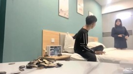 采花狂魔，【KTV勾搭探花】，寂寞的夜晚，KTV跟美女饮酒高歌，大奶子有些害羞
