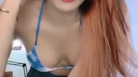 极品颜值美女！化好妆居家炮友操逼！吸吮舔屌骑脸插嘴，主动骑乘扶屌插入，上下套弄深插