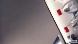 漂亮牛仔裤美女吃鸡啪啪 啊啊好大好大 顶的小肚子有点痛 身材苗条屁屁大鲍鱼嫩被小哥哥在沙发各种姿势猛怼喘叫连连