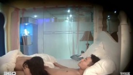 《监控破解》小伙带着漂亮女友酒店开房玩69啪啪啪