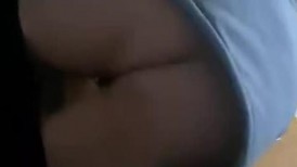 餐厅女厕全景偷拍几个撅着屁屁嘘嘘的美少妇角度刚刚好