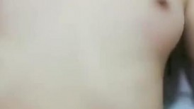 小女友 啊啊老公停停受不了了 逼受不了了 要尿尿 射逼里 身材苗条无毛鲍鱼 在家被男友无套输出 连连求饶