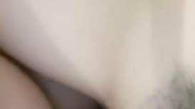 今年下海最清纯的小美眉之一！无敌甜美又清纯，一下海就啪啪，才刚满19岁，老色坯都能秒硬！逼里又紧又热的，炮友秒射