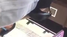 跟随偷窥跟闺蜜逛街的漂亮少妇 小骚丁 丰满大屁屁