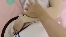 可爱学妹小狗的大屁股，穿着制服就是为了方便哥哥脱裙子翻起来直接草1