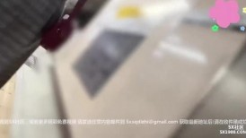 四眼萝莉学生妹，被跟踪迷奸，轮奸 内射！两个前大灯白的发光【抽搐痉挛惨叫】再搞下去人都要昏迷了，腰快断了