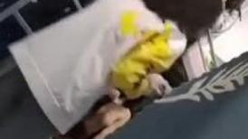 坑闺蜜妹子还不起高利贷被逼直播偷拍 室友换衣服抵债,心里很矛盾,表示一天也不想坚持了