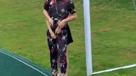 性感骚婊尤物女神【小喵】操场被操 户外露出啪啪 三女互舔 强制口爆 极其淫荡，SSS极品尤物 腰部以下全是腿4