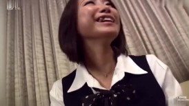 天使 天然素人 012325_01 素人作品：信用社清纯女职员玩蔬菜！