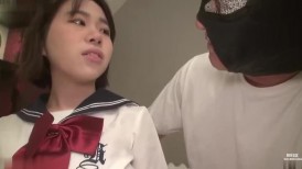 FC2 4639956 【无码初拍】★可爱又性感（18岁）F罩杯地下偶像和近距离接触性爱！！让男人疯狂的敏感小穴，抽搐着，不断射精的情色身体，全力中出！！