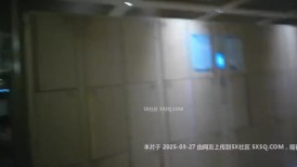 ✅4K国内某水上乐园偷拍换衣 - 白嫩学生妹脱光光捂着奶子,顾上不顾下,美丽的桃花源地展现眼前