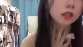 ✅浙大城市学院学生妹『白X彤』被男友调教成母狗，宿舍内3P啪啪 主动上位骑乘！完美露脸 超骚（4V）
