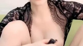 肤白貌美的大奶尤物，连逼毛都是那么性感诱人，高颜值跟狼友萝莉诱惑，来了大姨妈展示完美好身材高清无水印