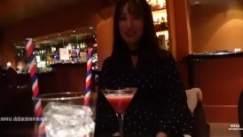 [无码破解]259LUXU-1842 豪华电视 1826 G罩杯声优沙织30岁，沉浸在不现实之中被人注视的快感所兴奋的夜晚，她仿佛在窗边融化般抛开了理智。她坚挺的乳头被甜蜜地舔舐，她沉浸在激烈的性爱快感中。