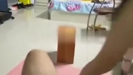 ⚡高校男大体育生『壹』刚打完球回来脱了上衣在小凳子上休息 小母狗就开始发情了  爬过来扒开我的裤子就开始口