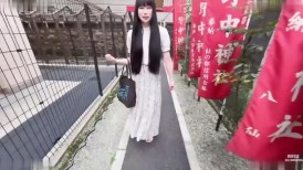 FC2 4757663 *仅限3天：<爱好是淋浴自慰……> 干净利落的黑发就职学生玲花，渴望考入大公司。紧实的大腿让人欲罢不能。沾满油污的性感身体喷射着大量的精液……