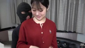 FC2 4774550 【初拍/4次中出】只有一次性经验的秋田纯真少女。在东京的第一天，她感到很尴尬，但朋友的硬梆梆的鸡巴让她兴奋不已。我们举办了一节课外活动，探索她白皙美丽的身体。