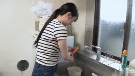 [无码破解]HAWA-362 一位业余人妻在一位普通大学生的家中被给予一只避孕套，但她并不满足于一只避孕套，而是允许他在她入住期间两次射精。这位32岁的淫荡人妻，Hikari，以激烈的女上位姿势摇晃着她白皙柔软的臀部。