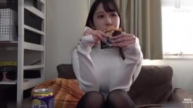 [无码破解]RPIN-088 身材火辣的服装店店员，漂亮脸蛋，淫荡的潮吹少女，潮吹的同时高潮不断，被大屌猛干，瞬间疯狂。