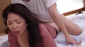 [无码破解]YOCH-025 我在私人公寓里被儿子的朋友不公平地侵犯了，现在尽管我年纪大了，但我还是对鸡巴着迷……Natsuko Kayama，54岁