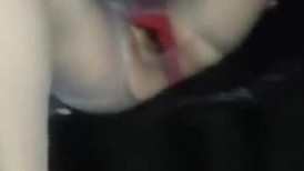 熟女淫妻 场合刺激在KTV上位骑乘母狗的性感大屁屁跟着音乐一起摇摆 骚逼水花四溅 歌声也盖不住母狗的浪叫声